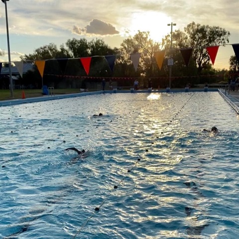 Walgett-Pool.jpg
